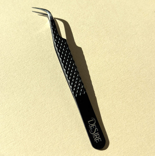 Strong Curve Versatile Tweezer